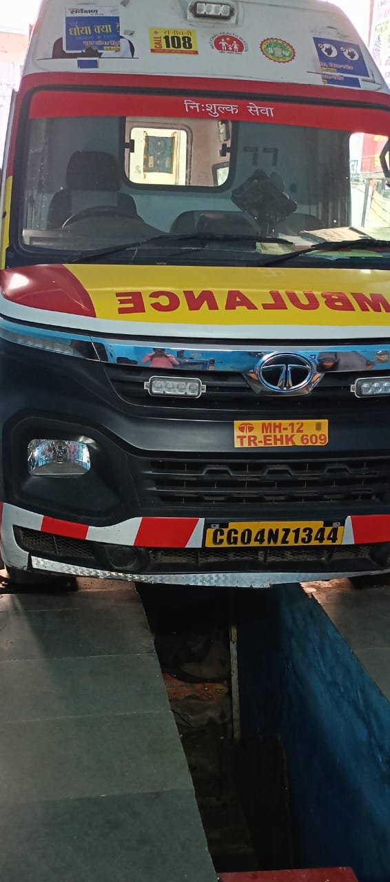 Damoh 108 contractor did not pay for vehicle repair service center refused to give vehicle