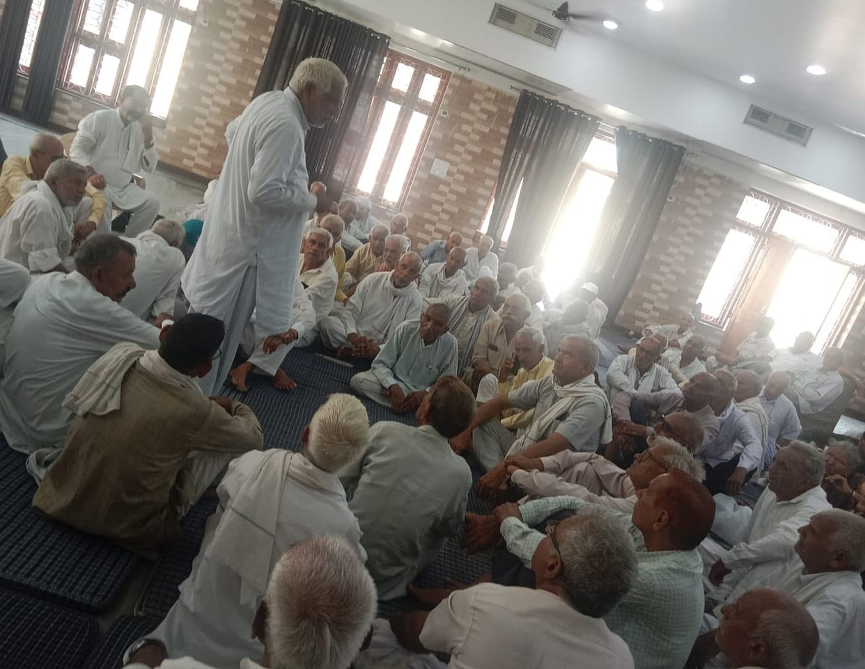Asked for cashless medical facility on the lines of government employees
