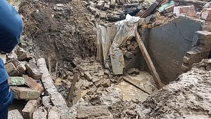 Wall of tank under construction collapsed, teenager died