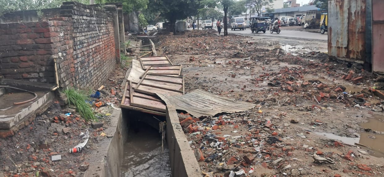 Child dies after falling into drain anger against officers