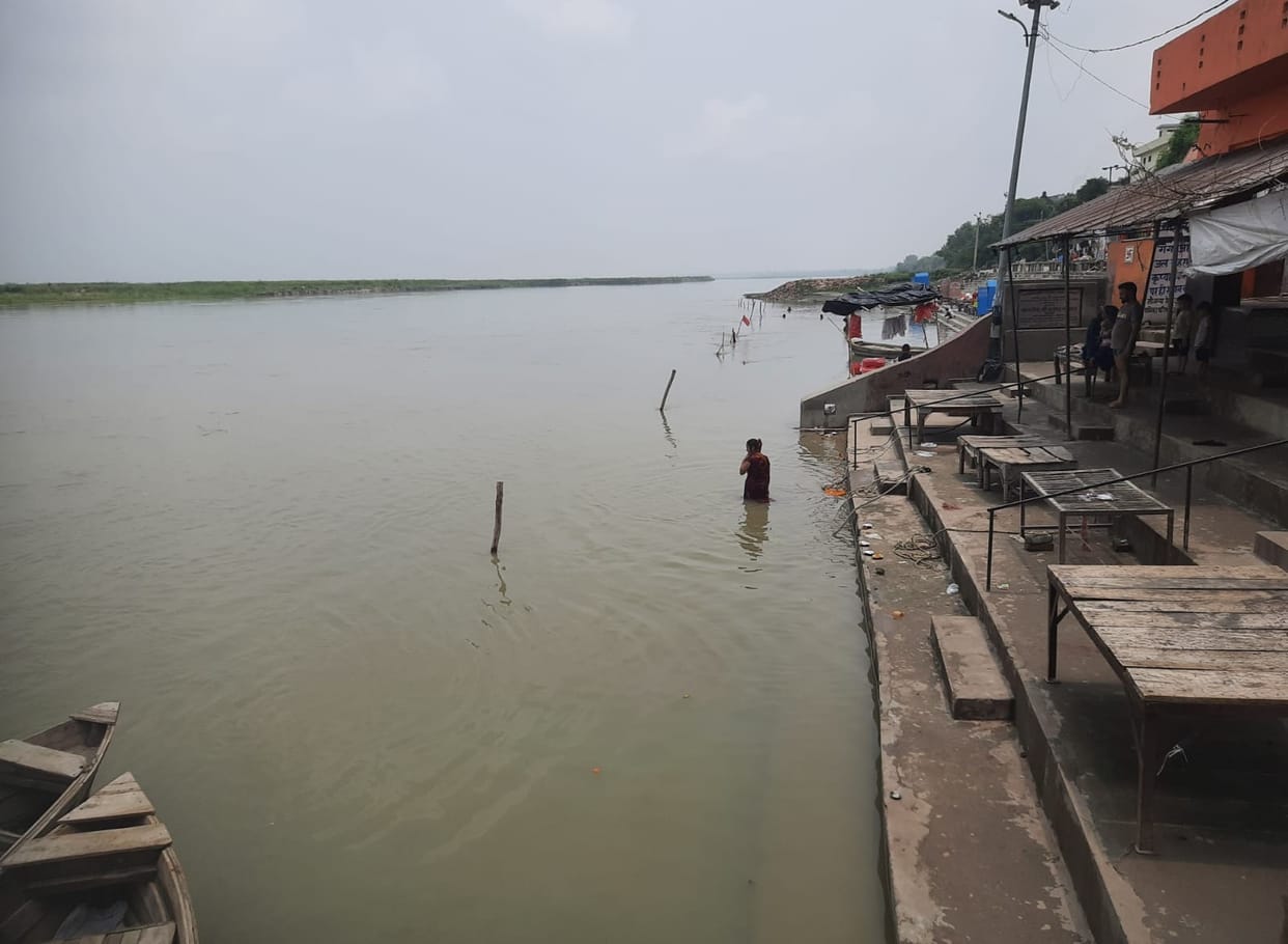 army officer died by drowning in Ganga who on leave in Agra He had gone to get Kaavad to fulfill vow