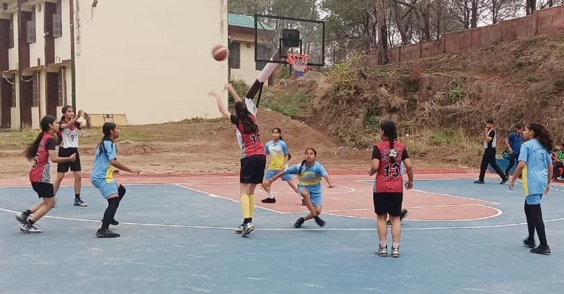 Girls of PMShri Kendriya Vidyalaya Hamirpur won gold in basketball.