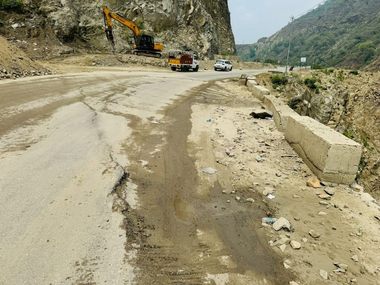 Highway started sinking near four miles, cracks appeared in the pits