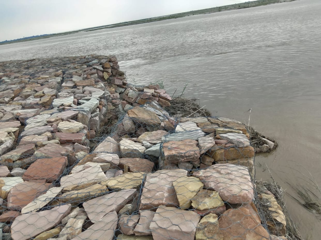 Eight meter part of the dam collapsed in the first rain itself, danger to the dam