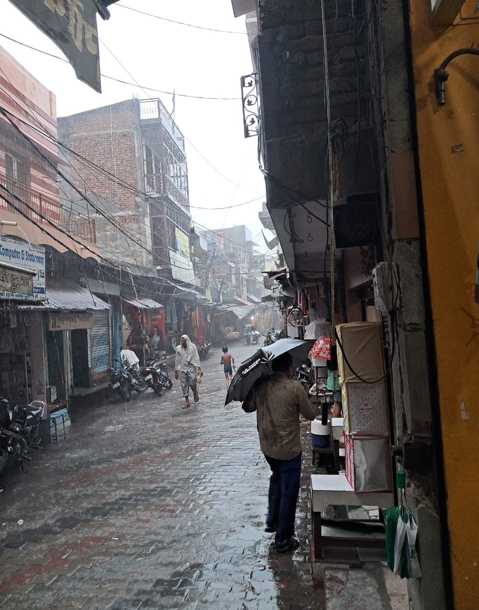 Heavy rain at many places including Anupshahr and Dibai