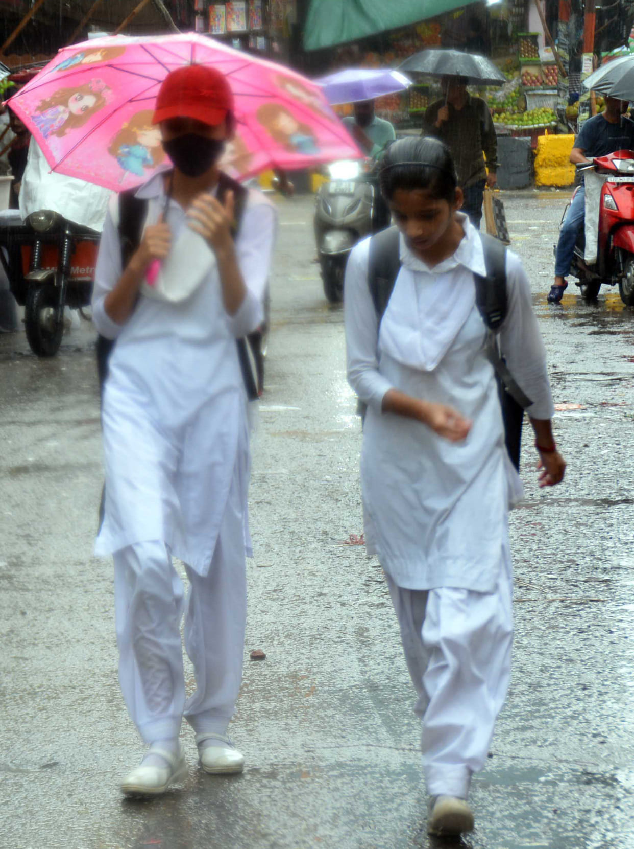 Relief from rain in the morning, humidity increased the problem in the afternoon
