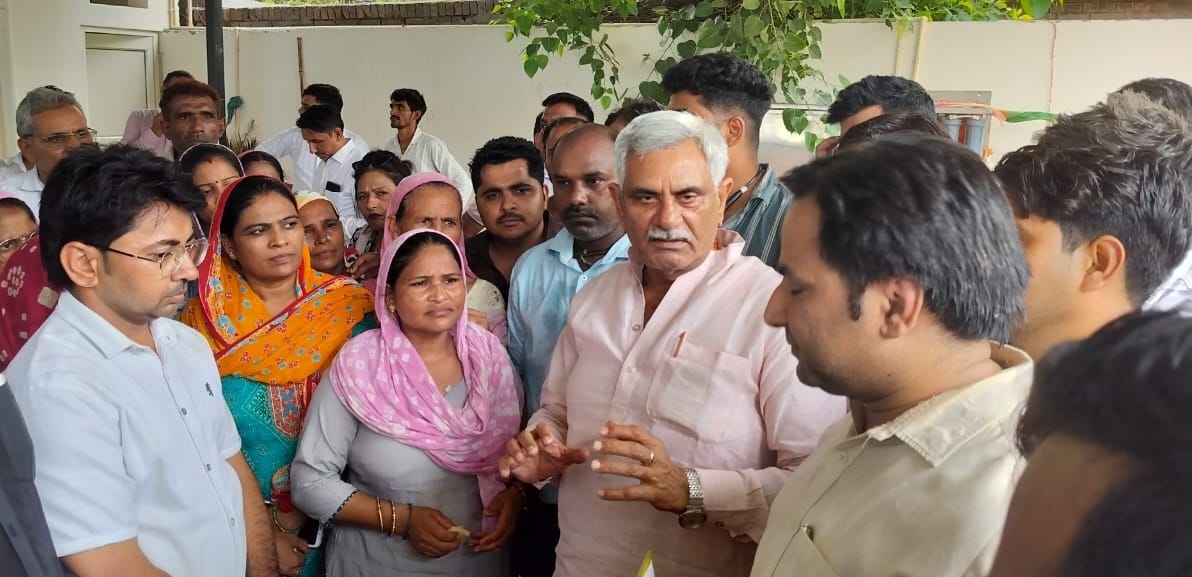Congress should apologize for making statements against Hindus: Grover