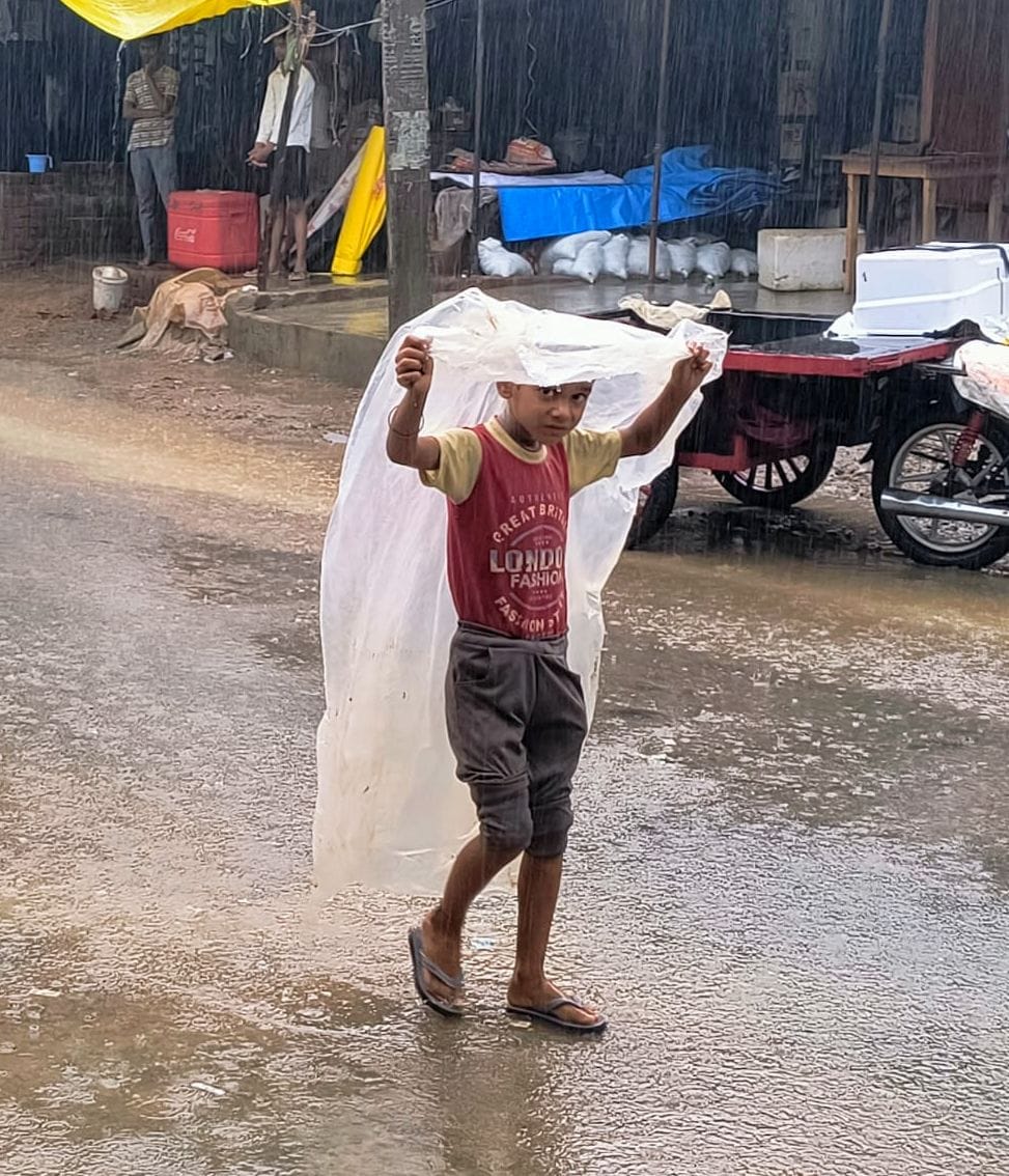 Rain brought relief, maximum mercury dropped by seven degrees