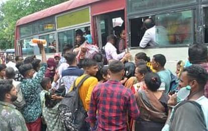 Trains Cancelled, Buses Full, Passengers Upset – Noida News