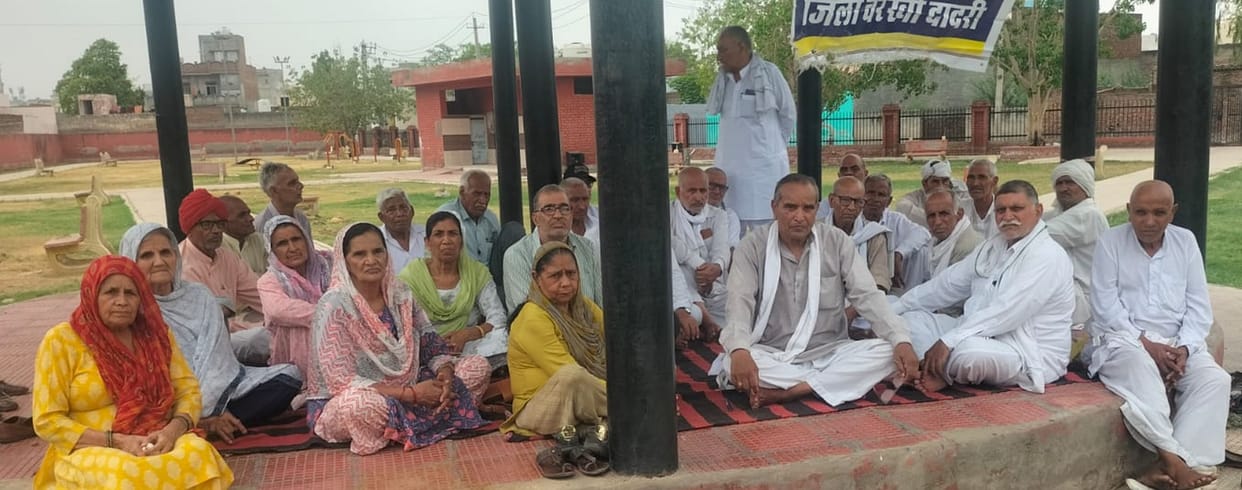 Retired employees brainstormed on pending demands and problems
