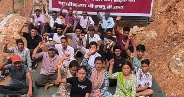 Protest by villagers of Moonaket continues