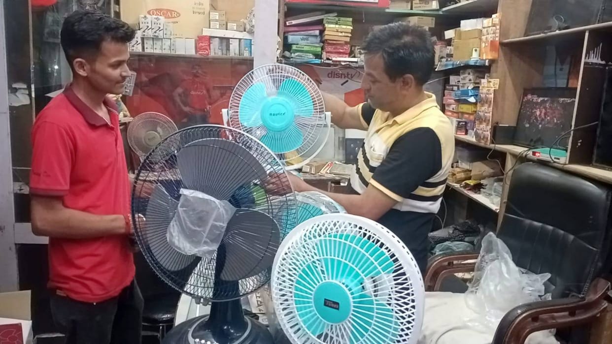 Humidity increases problems in Kullu, demand for fans increases four times