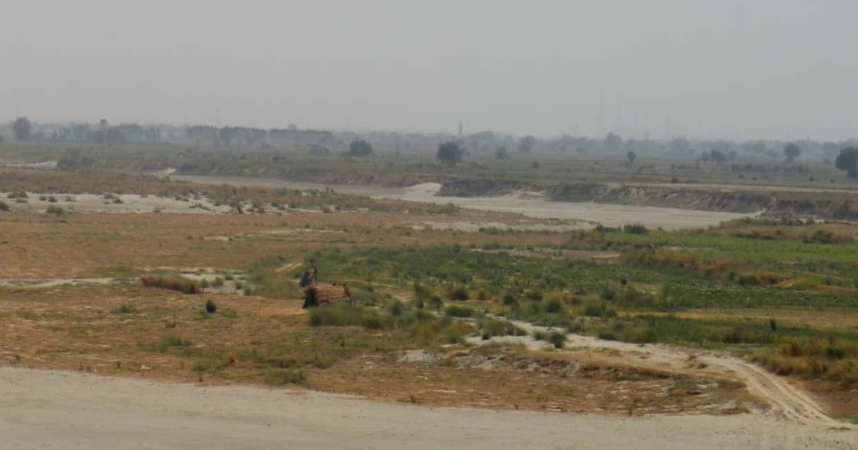 Final warning issued to encroachers occupying land in the Yamuna Pushta area.