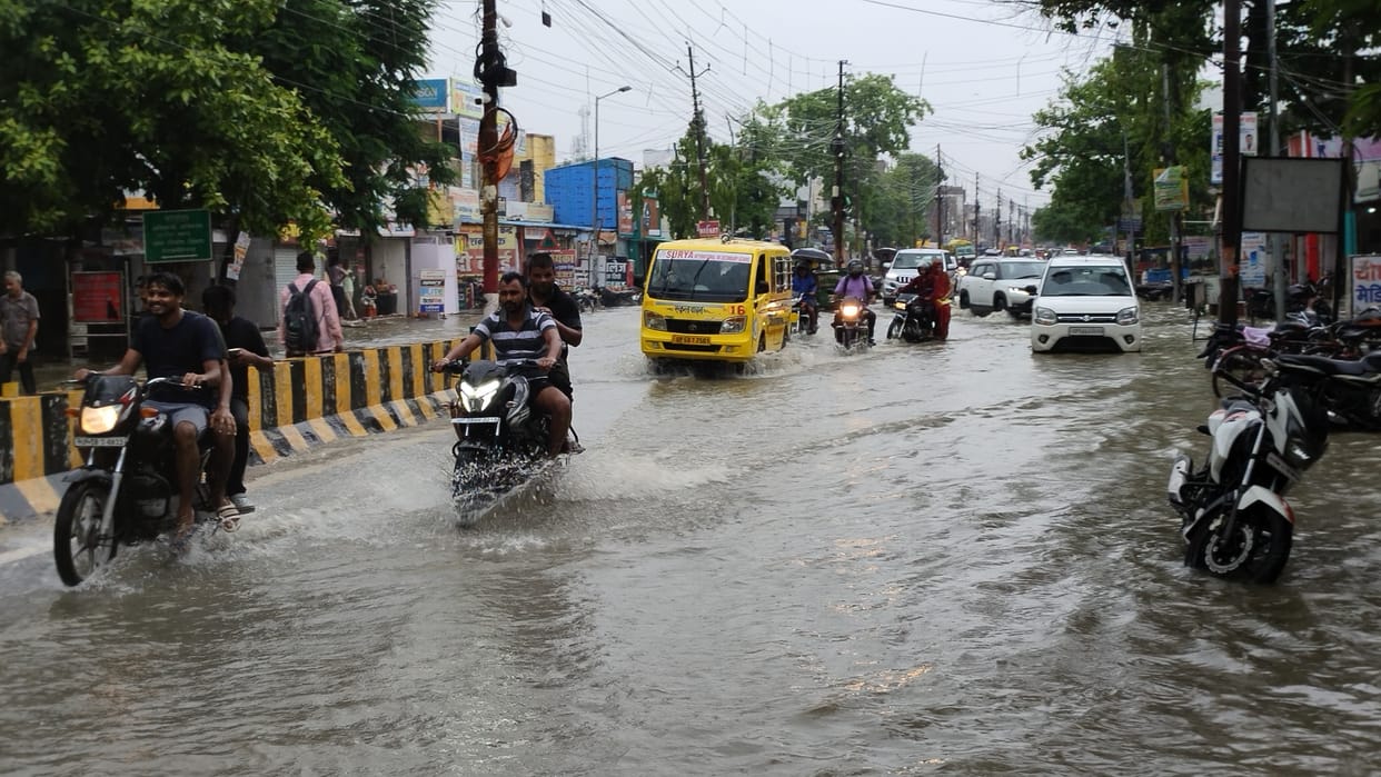 Summer cools down due to rain, breathlessness due to waterlogging