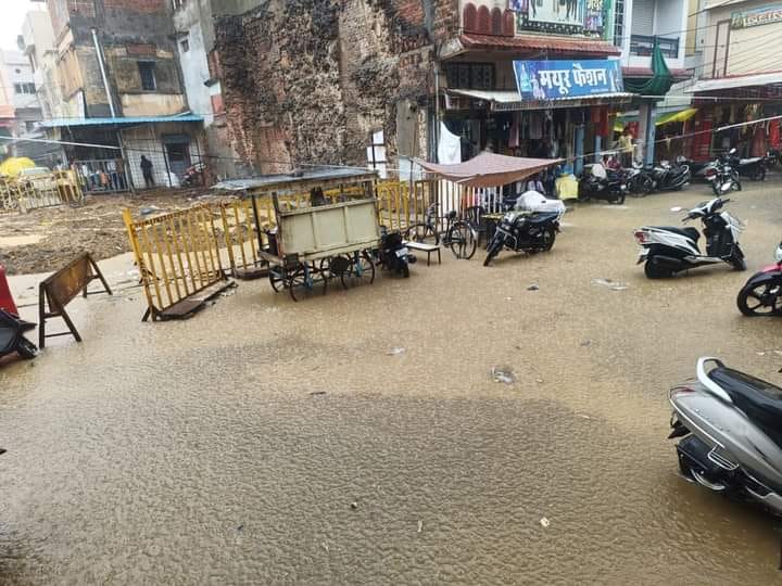 Roads submerged due to one hour of rain, 117 mm of rain recorded so far.