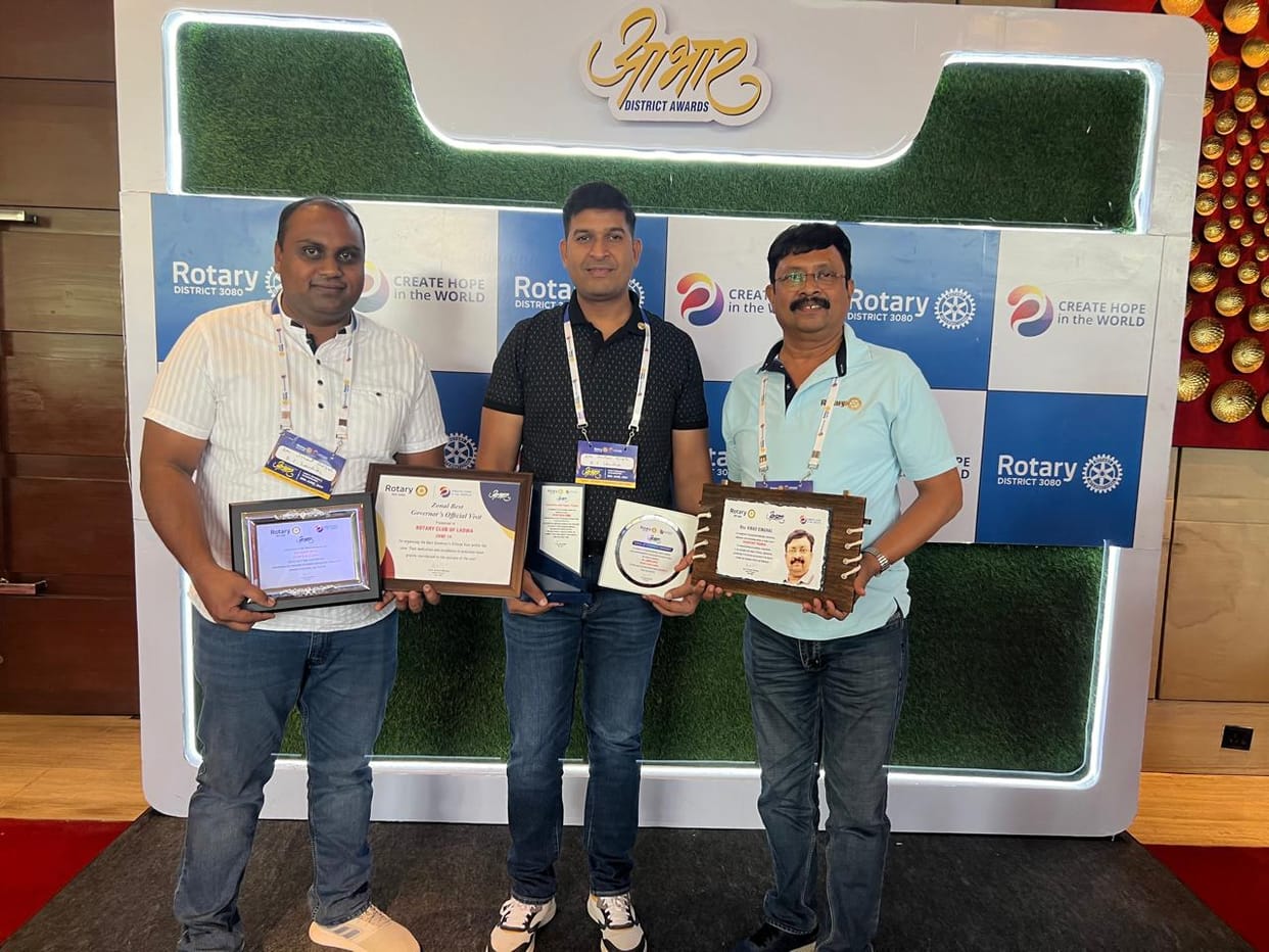 Principal Ankur Gupta received the Excellent Principal Award