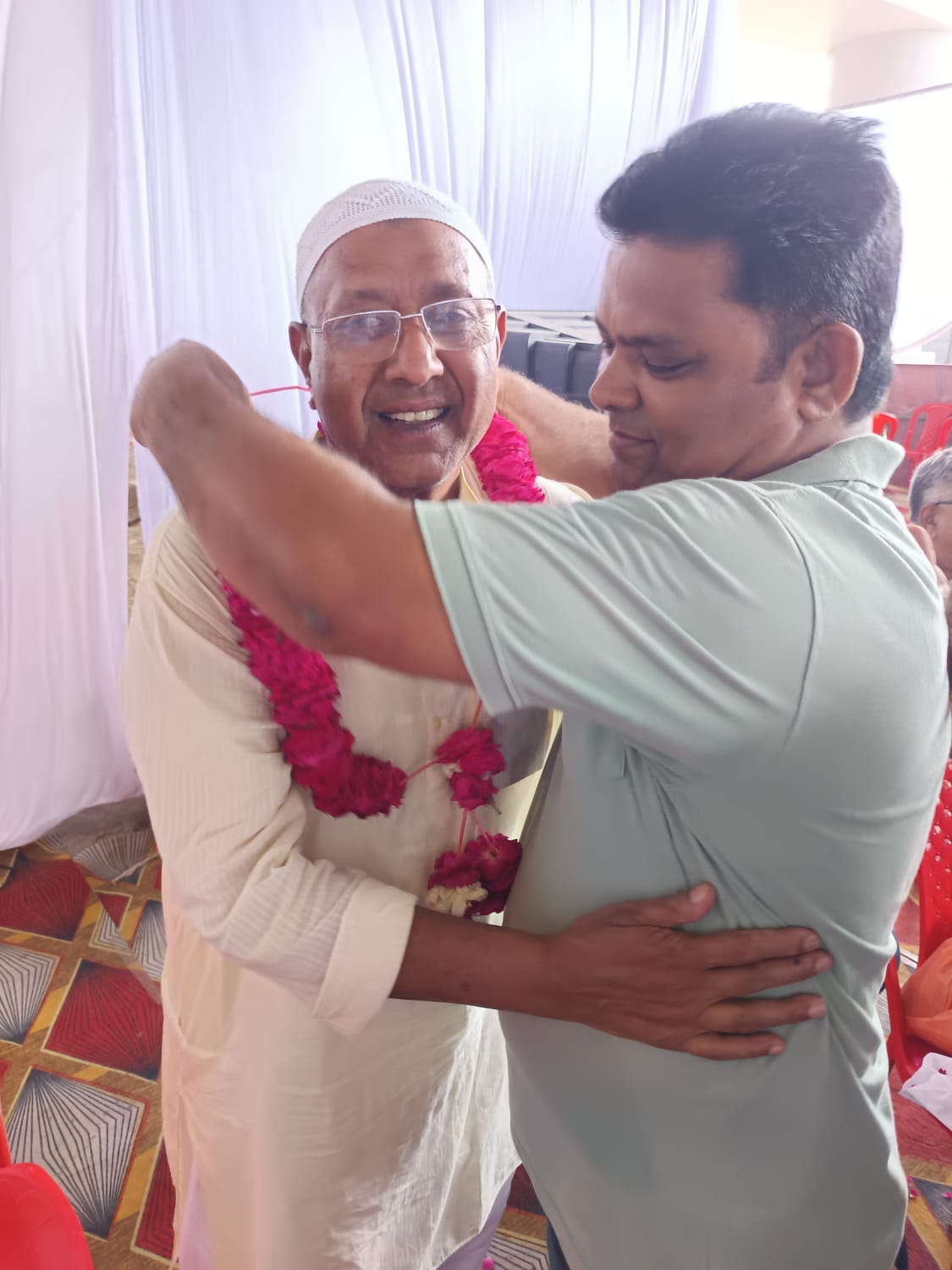 Do not send the elderly alone on Haj, a young member should accompany them