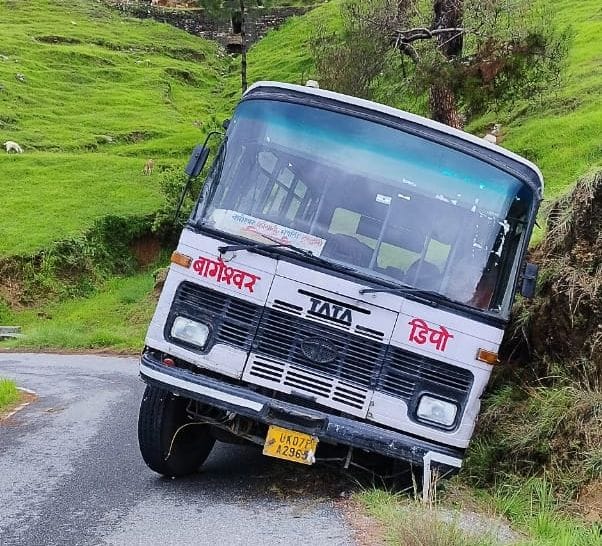 Roadways Bus Derailed in Havantoli