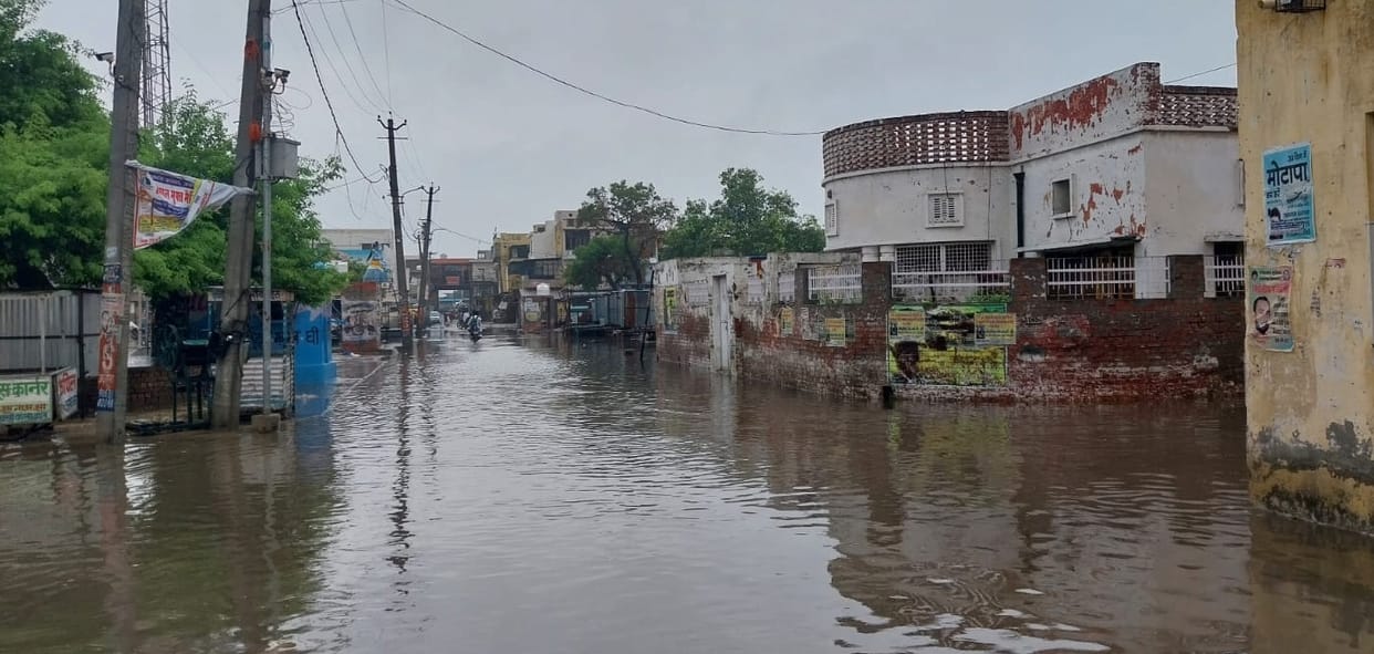 Badra rained heavily in Aleva and Julana, problems due to water logging on roads