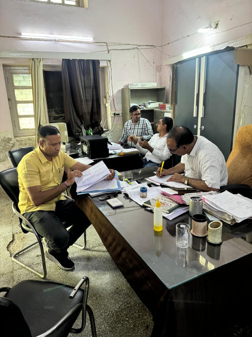 Chief Minister Flying Squad team conducted surprise inspection in District Fisheries Department