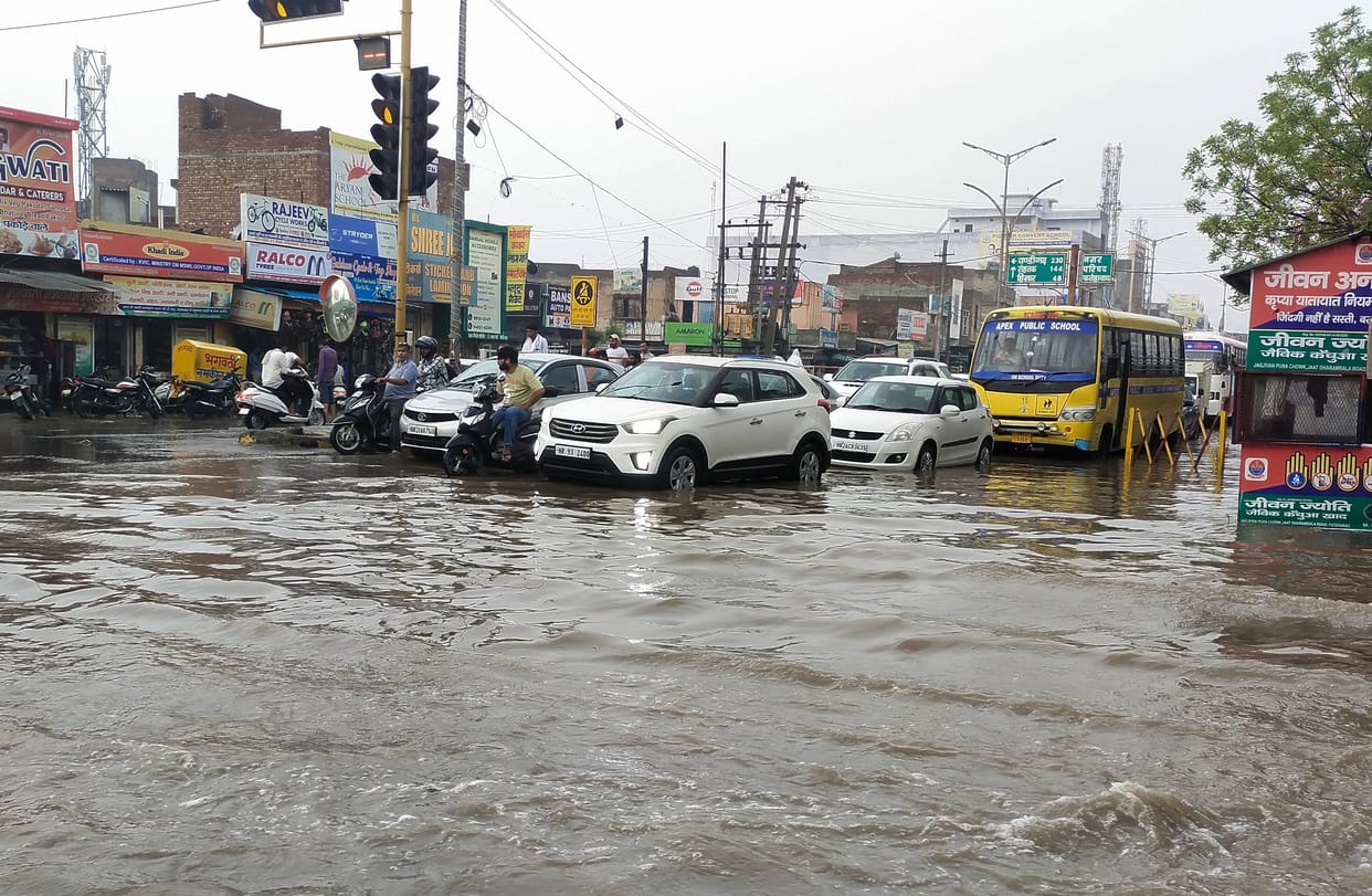 30.85 mm rain in Fatehabad, roads become flooded