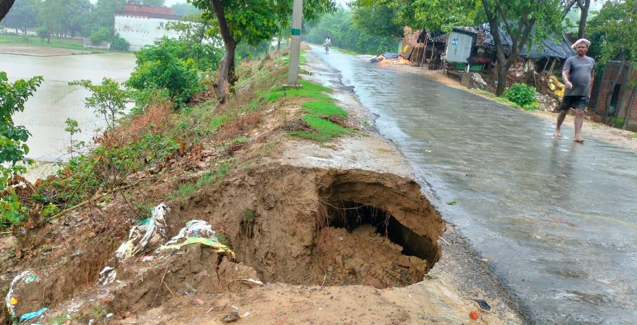 Negligence in repair of Jardi-Domra dam, fear of danger