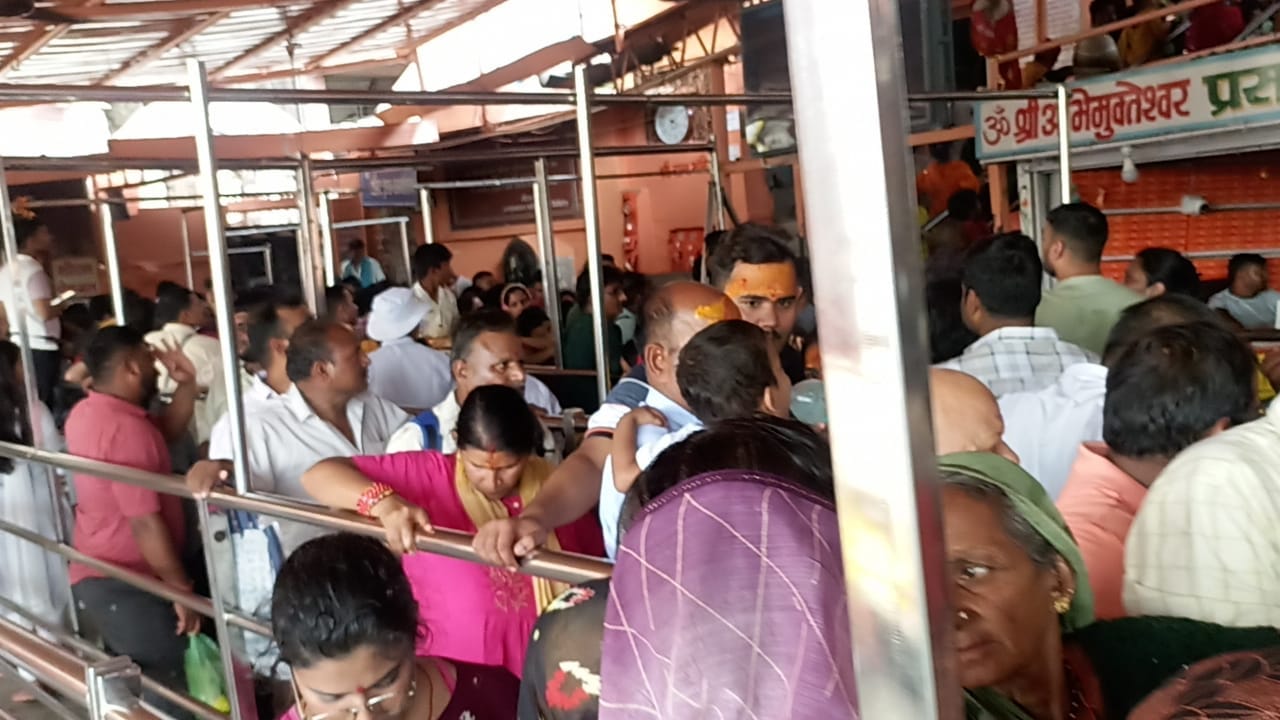 ओंकारेश्वर में मनाई जा रही अमावस्या
