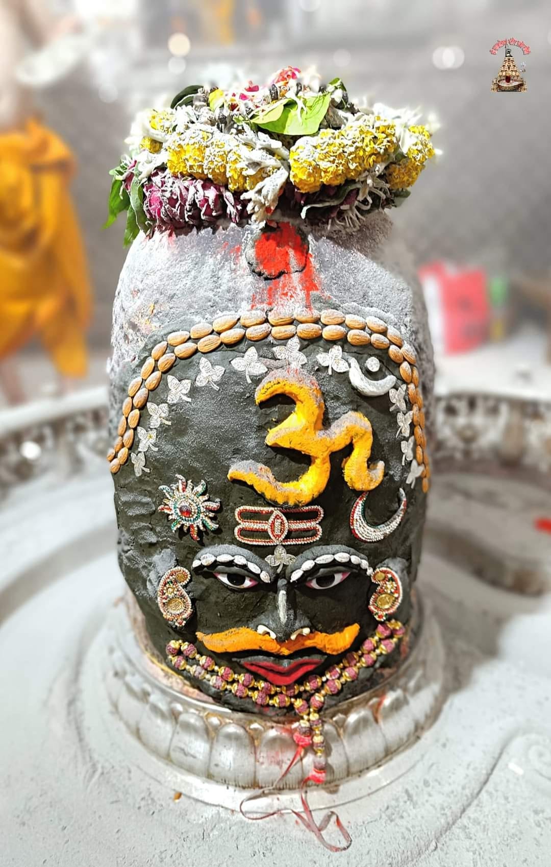 Ujjain Mahakal gave message of peace in Bhasma Aarti applied Om Sun Moon and Tripund on forehead