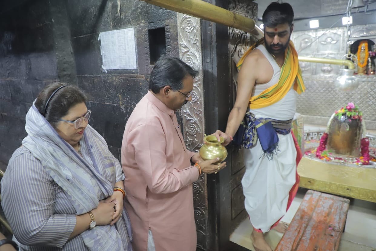 ujjain news: Cabinet Minister Harsh Malhotra reached the court of Baba Mahakal