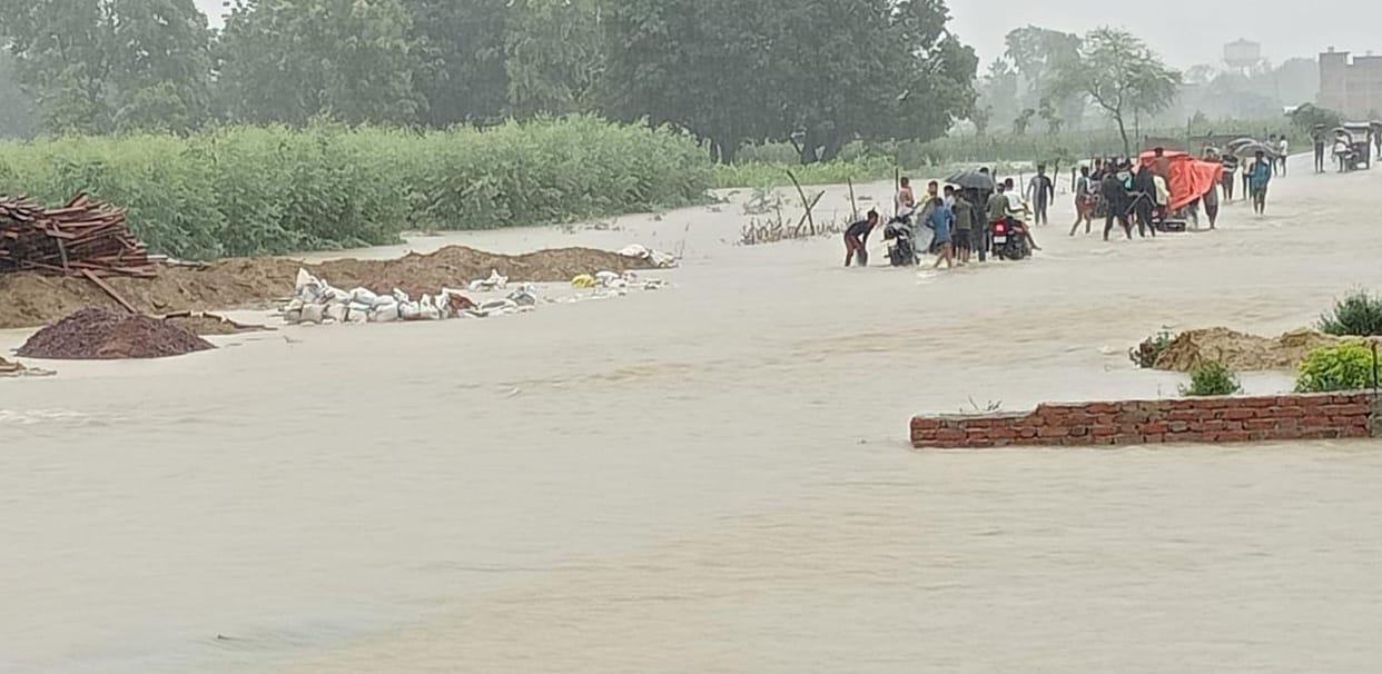 Maharajganj-Lalia road closed due to overflowing of mountain streams