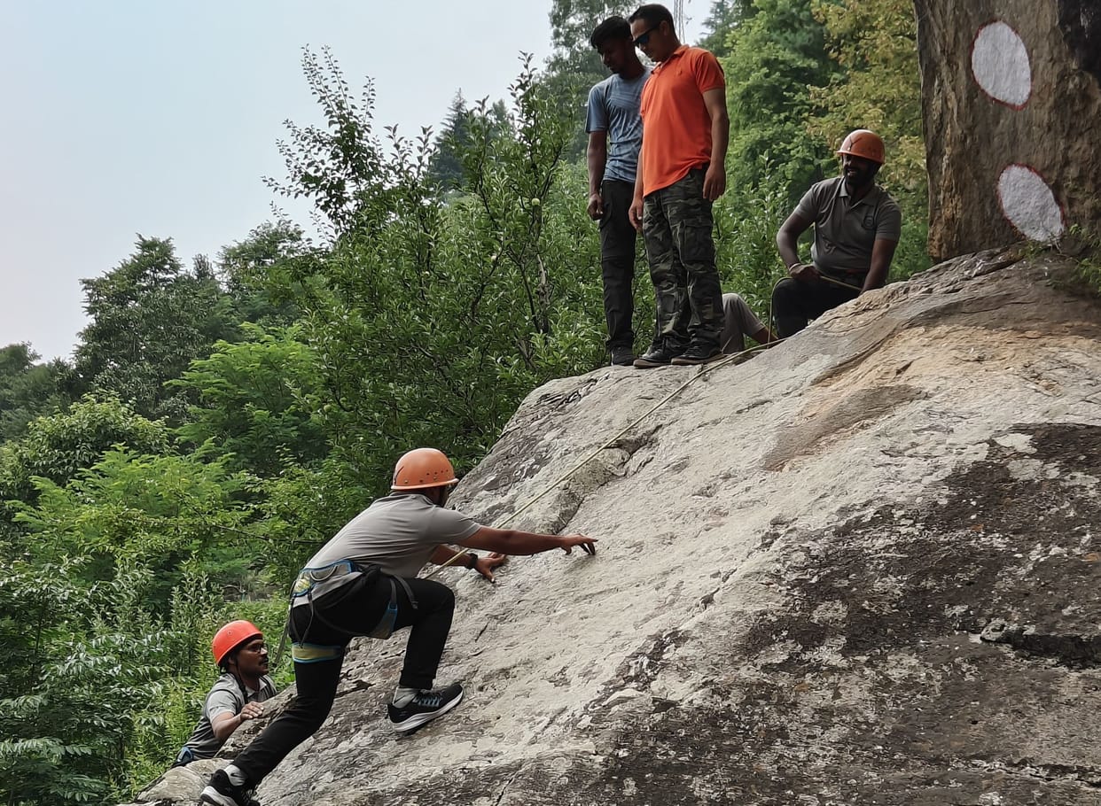 Ghaziabad trekker drown on the Avana Bugyal track