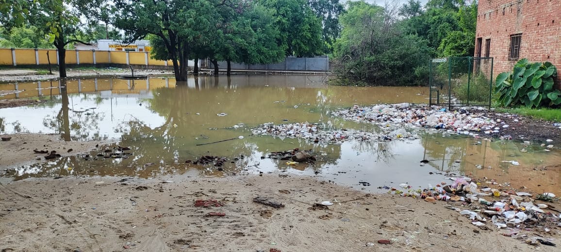 Shringinari Dham submerged, devotees worried