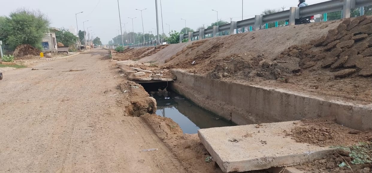 Drain prepared on service road becomes cause of trouble