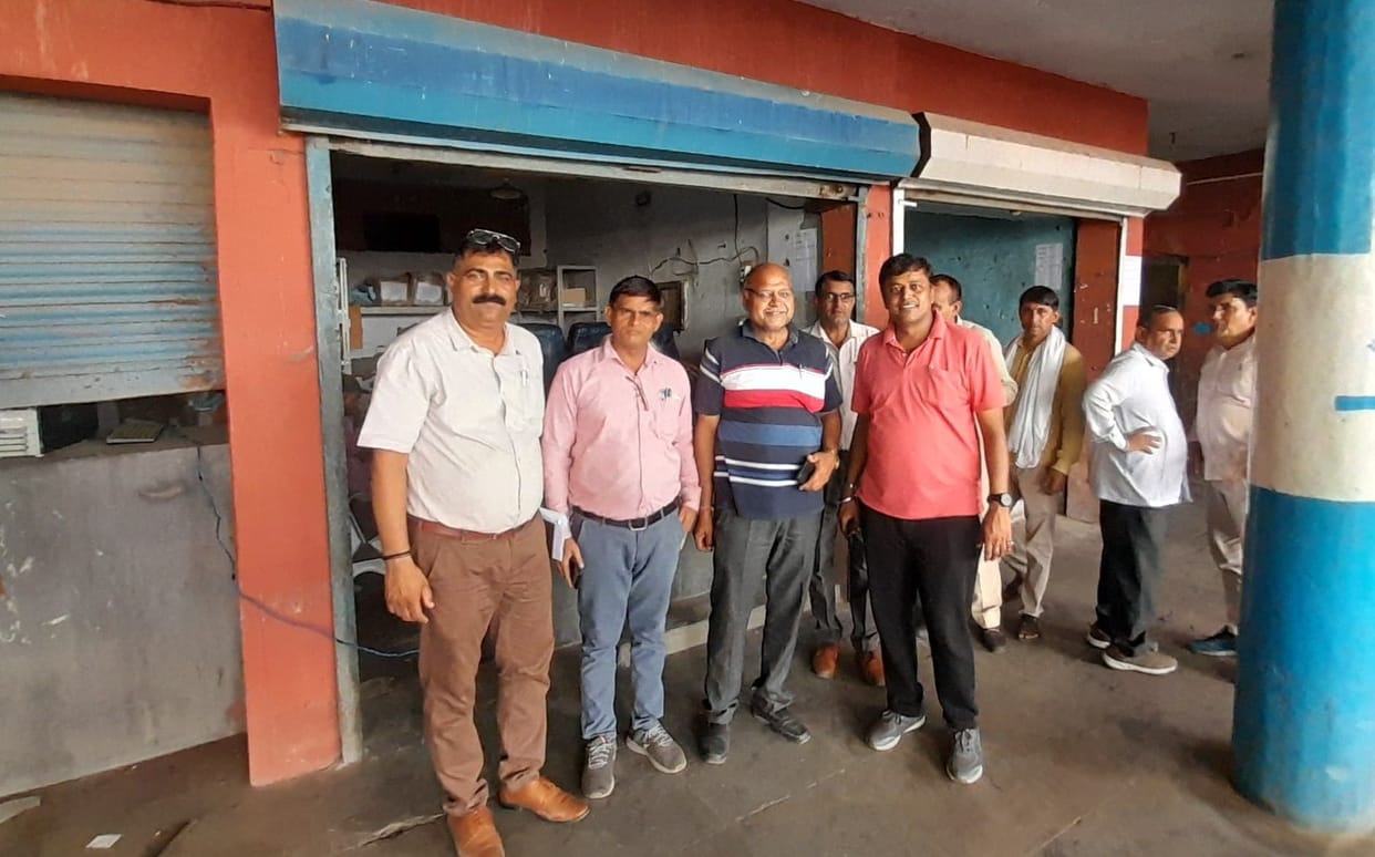 12492 happy cards distributed for free travel in roadways buses