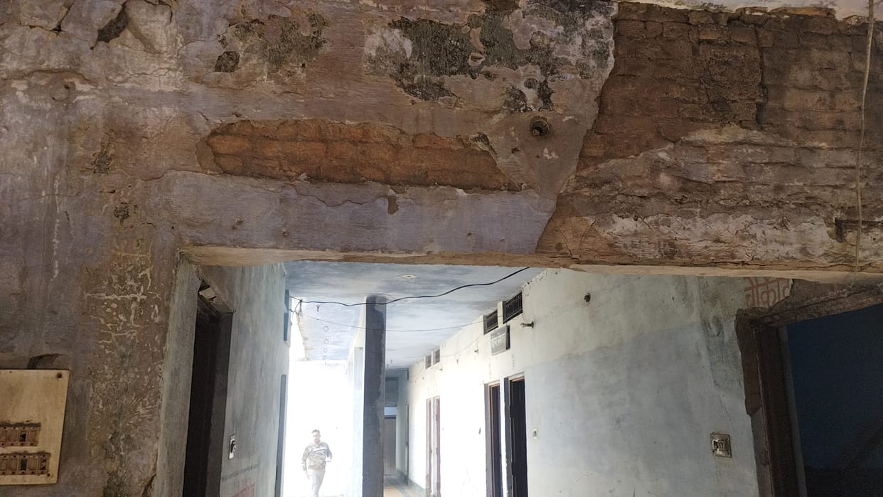 Health center running in a building more than 100 years old, many other buildings are also dilapidated