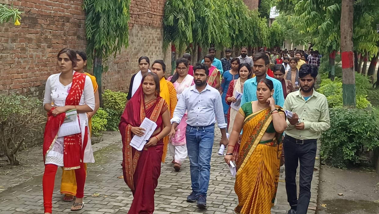 CTET: Exam conducted under CCTV camera surveillance