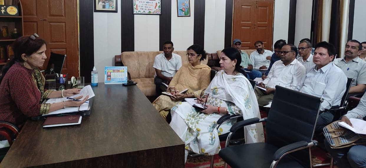 21 schools did not meet the admission target, DEO brainstormed after meeting with school heads