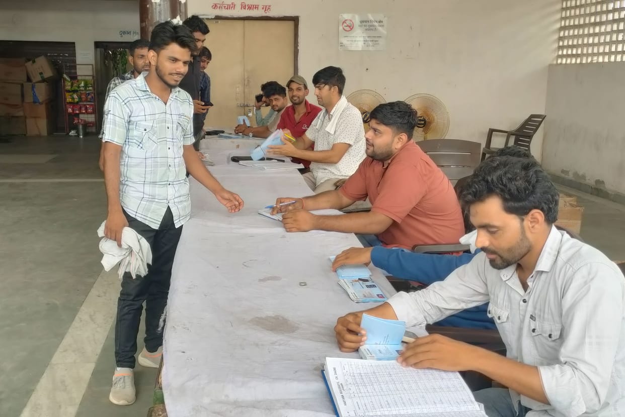 Counters opened even on holidays, 300 people received happy cards