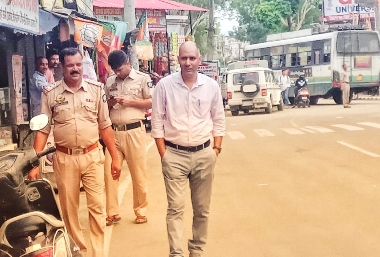 SDM raided to remove encroachment, created panic among shopkeepers