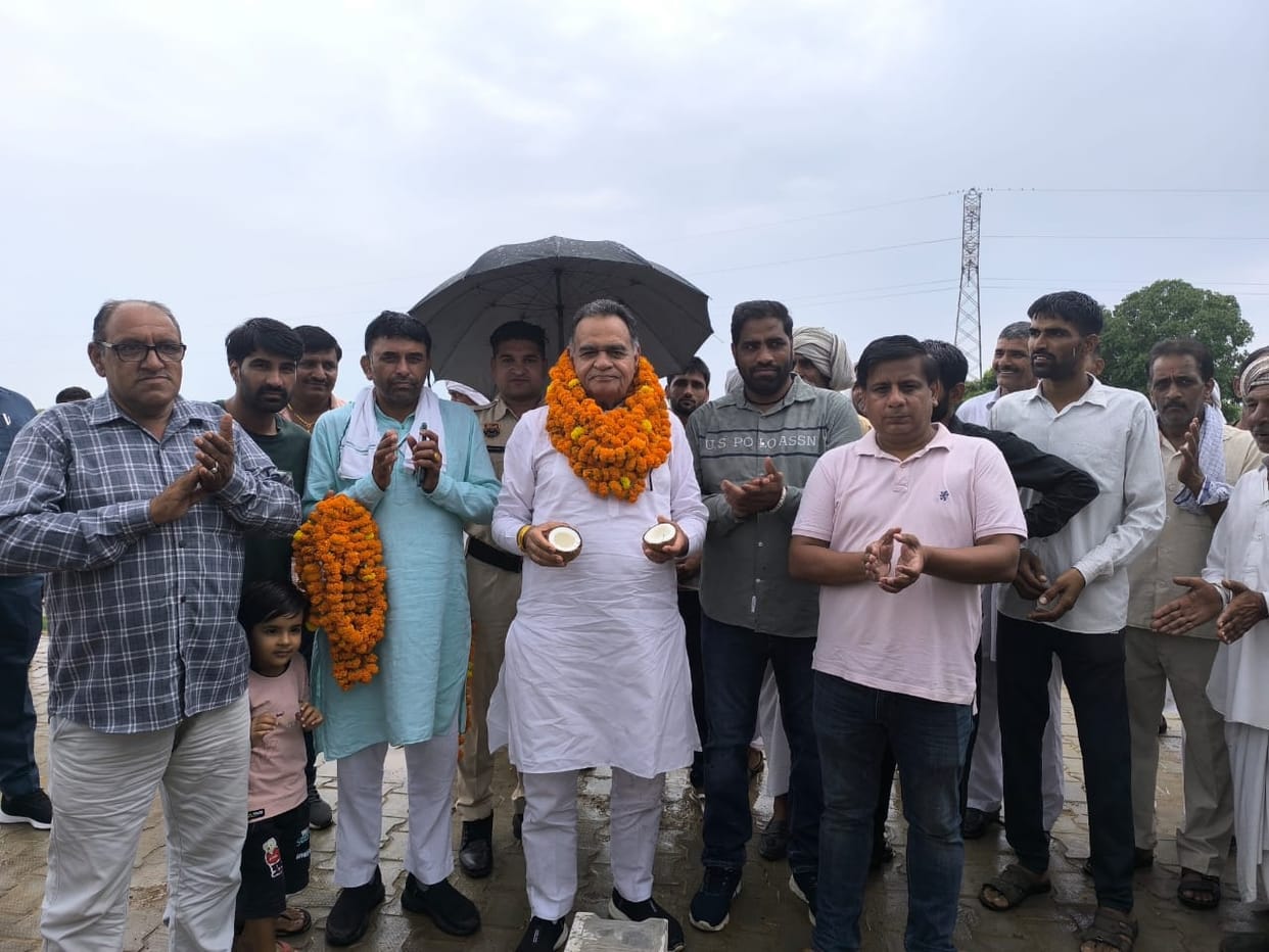 Under Mukhyamantri Khet Khalihan Yojana, farm roads in three villages will be paved with Rs 40 lakh.