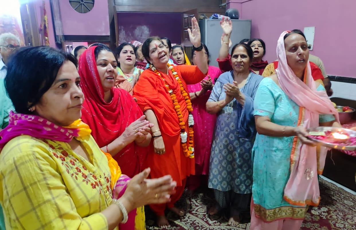 Problems go away by praising Maa Durga: Sandhvi