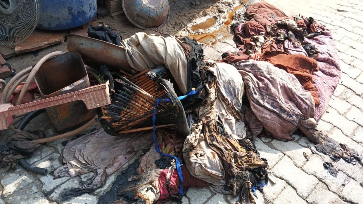 Fire broke out in the house due to short circuit, goods burnt