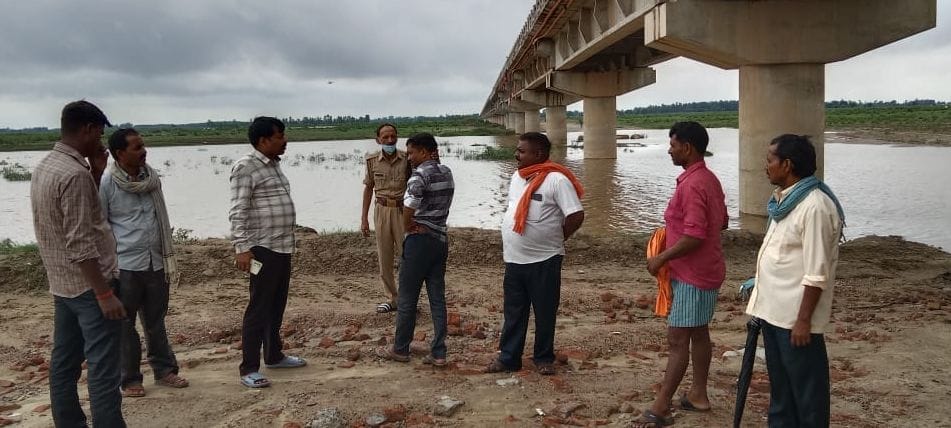 Rivers in spate: In 24 hours the water level of Ramganga increased by 1.50 meters and that of Garra by 1.55 meters