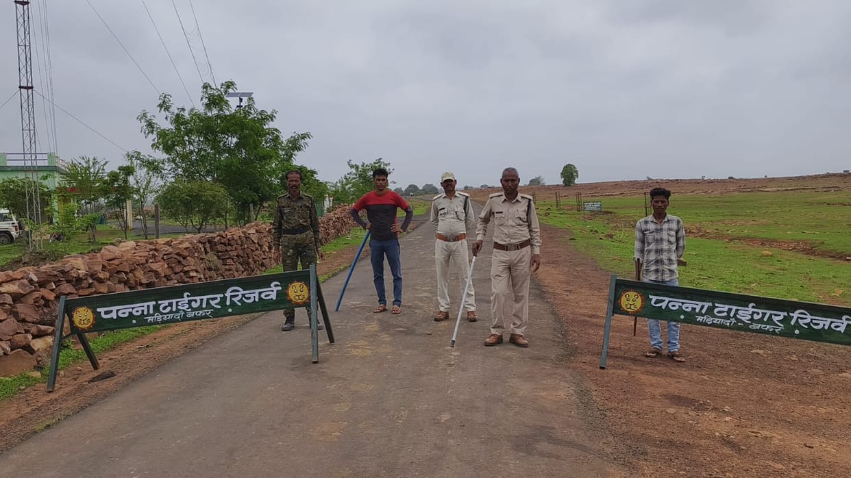Initiative to save forests and crops of tribals in damoh