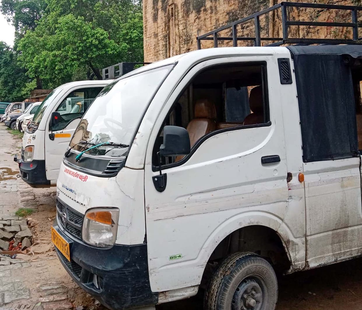 Police conducted a campaign, seized three magic vehicles and issued challan of 75 vehicles