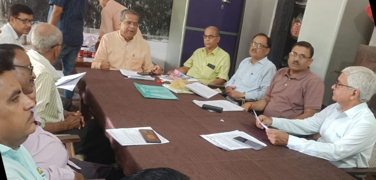 Reinstate ad-hoc teachers on full salary