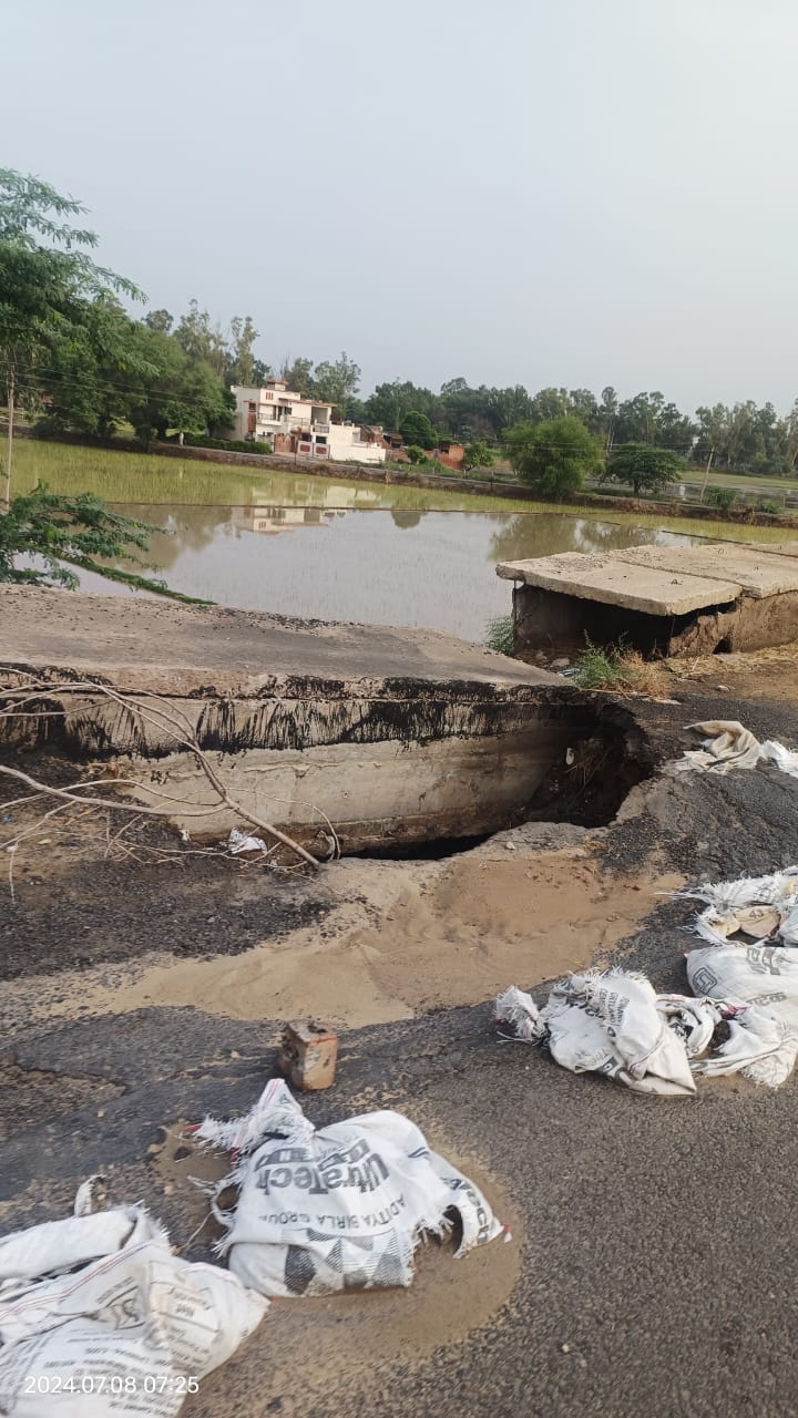 Lanterns fell due to rain, drainage drains dilapidated, filled with silt