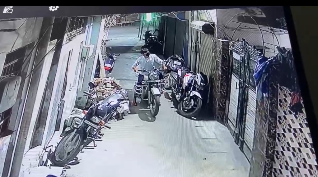 Corporation councillor and petrol pump worker's bike stolen