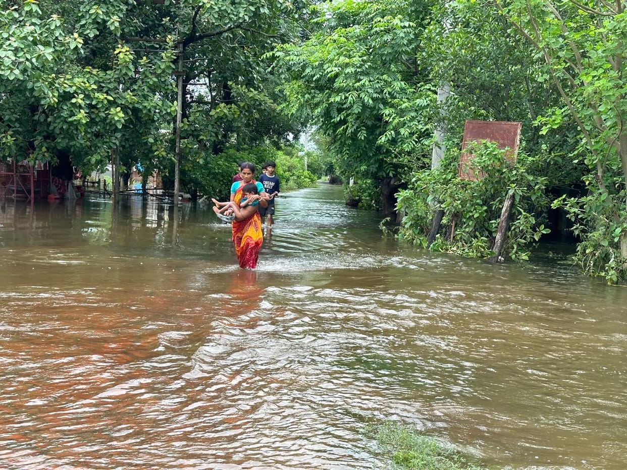 Thousands of people affected due to Sharda water filling in 10 villages