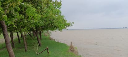 Flood in UP: Saryu, Rapti, Sharda, Garra rivers in spate, hundreds of villages affected, water penetrated deep